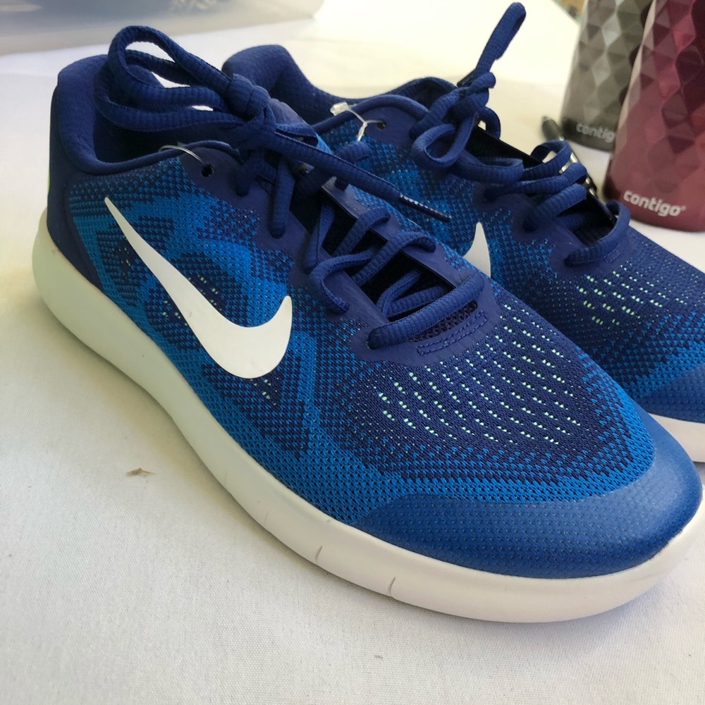 New nike shoes free rn size 6.5y